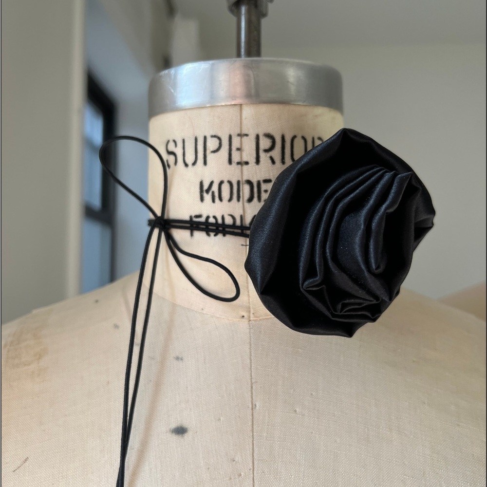 Black Rosette Choker